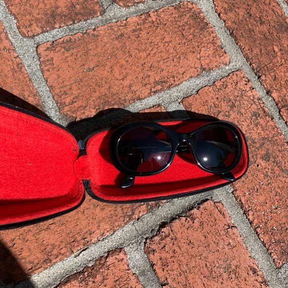 Harry Larry’s “Hippy” style sunglasses